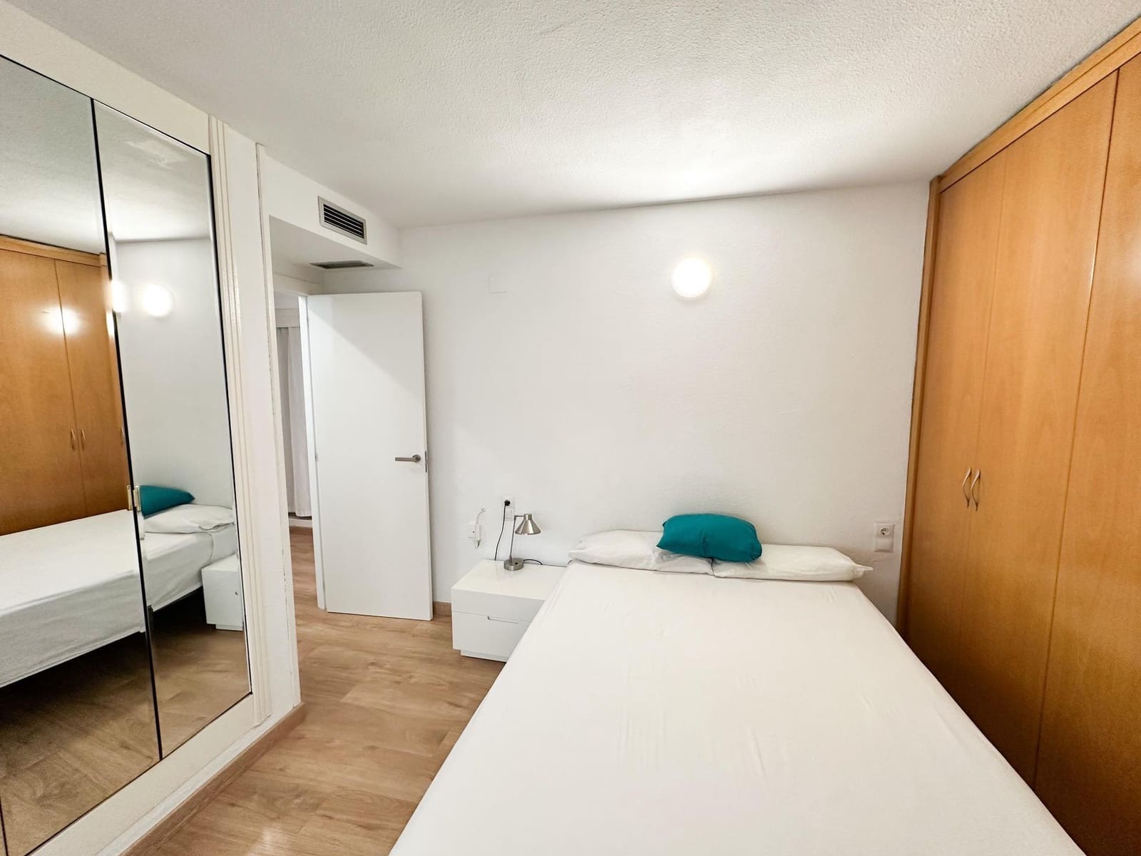 1 Zimmer Wohnung zu vermieten in Valencia Stadt mit Garage - 2.200 € (Ref: 9804322)