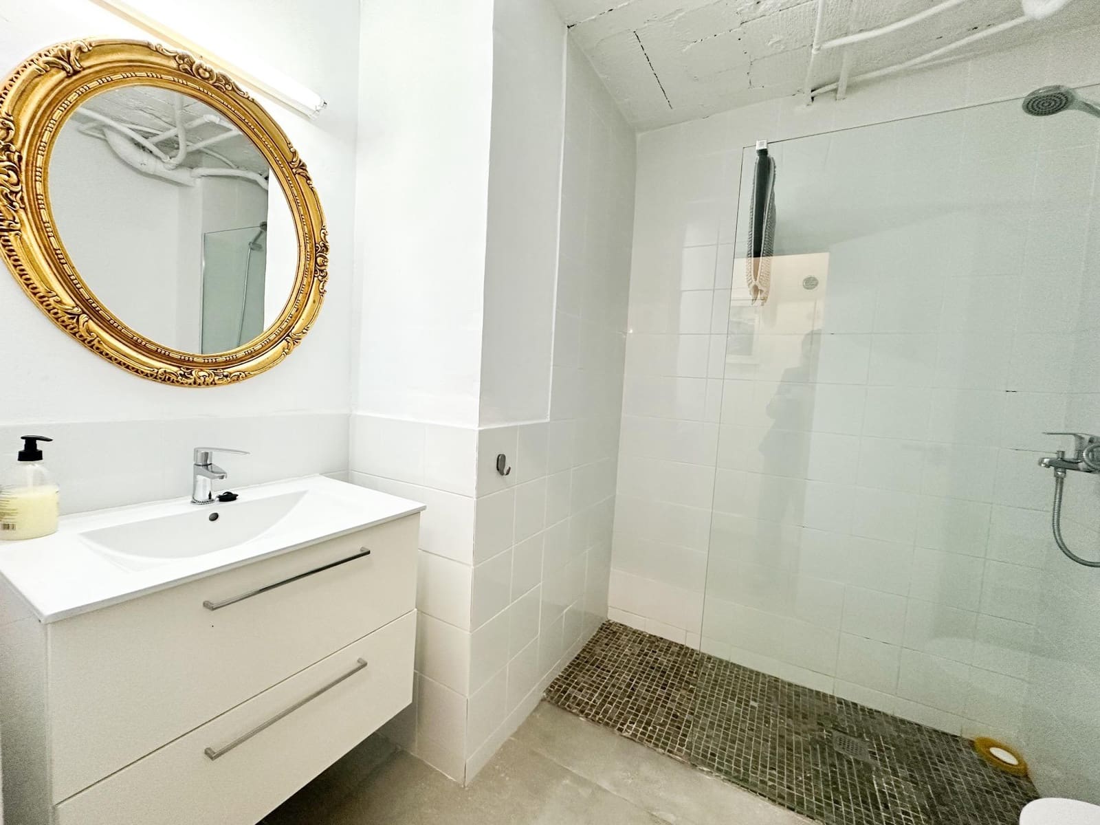 1 Zimmer Wohnung zu vermieten in Valencia Stadt mit Garage - 2.200 € (Ref: 9804322)