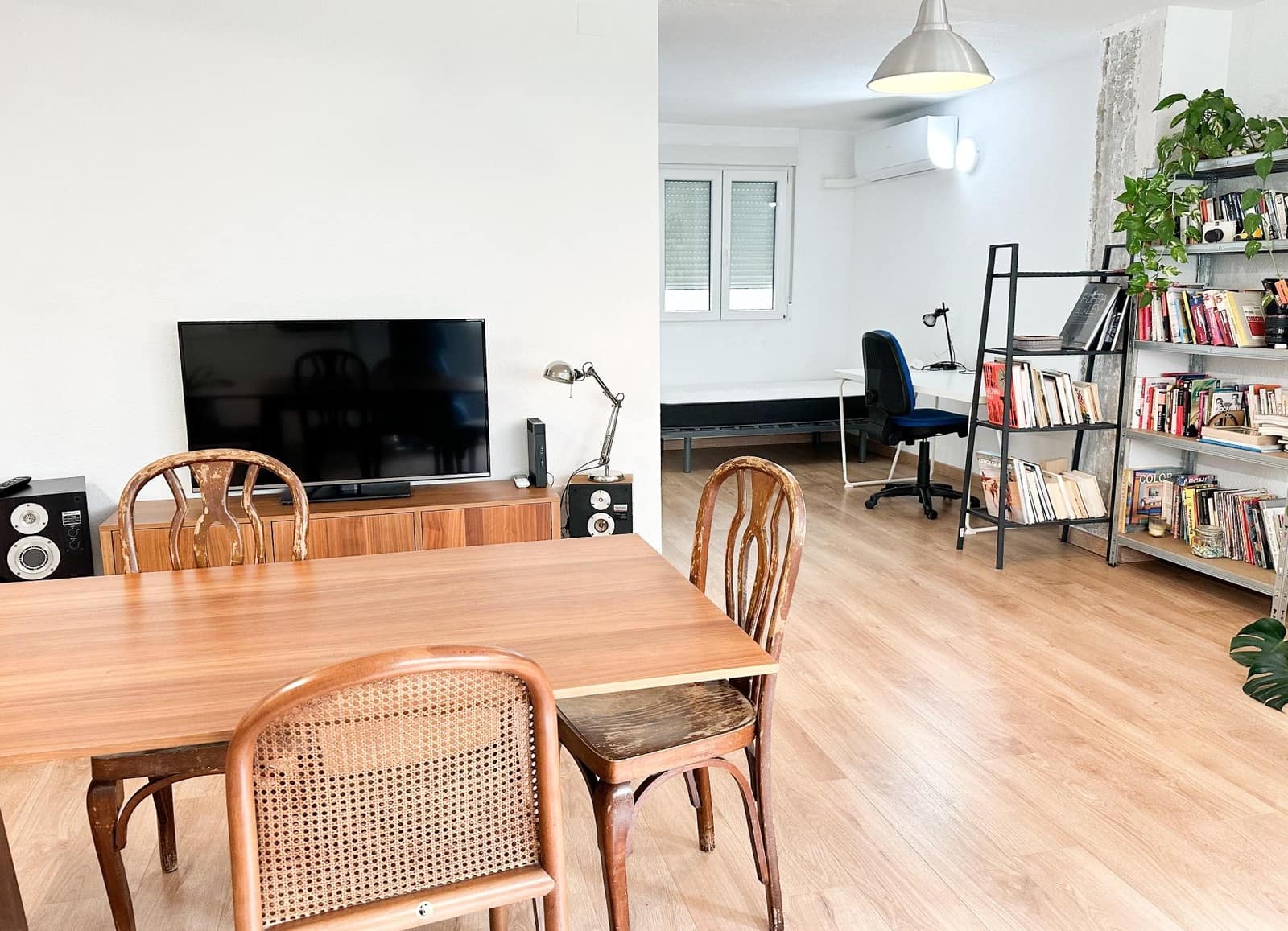 1 Zimmer Wohnung zu vermieten in Valencia Stadt mit Garage - 2.200 € (Ref: 9804322)