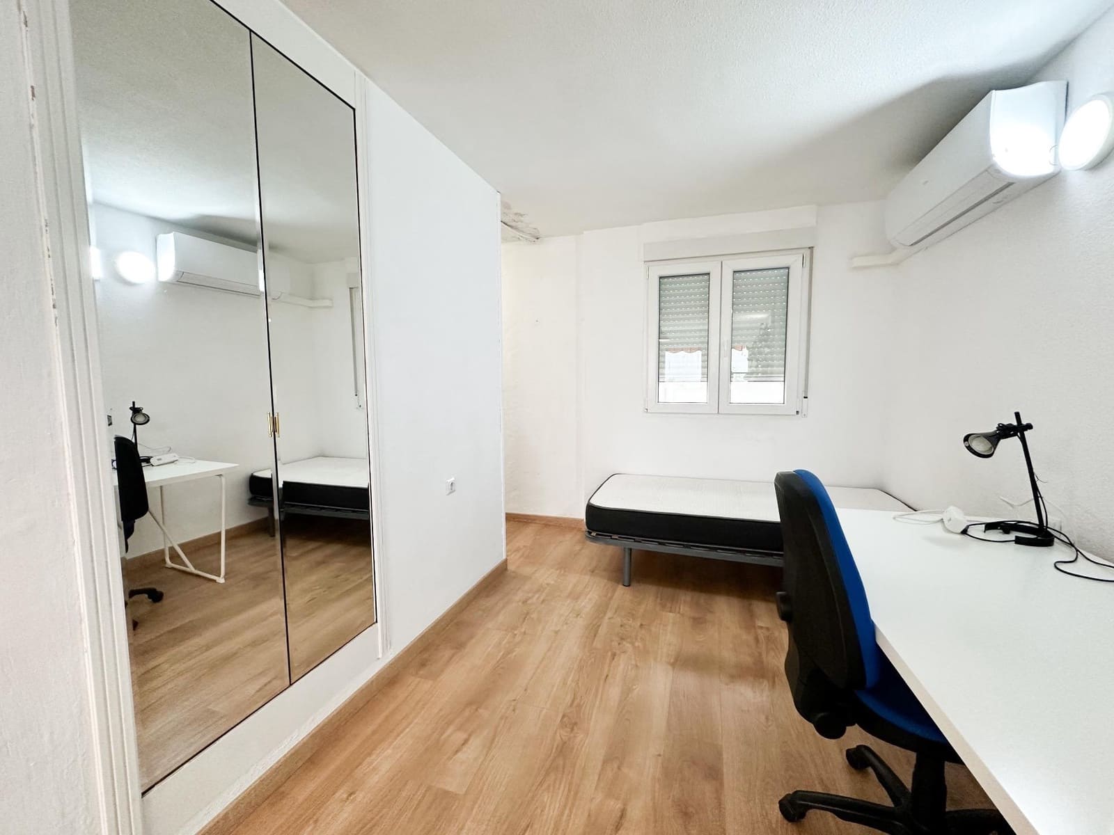 1 Zimmer Wohnung zu vermieten in Valencia Stadt mit Garage - 2.200 € (Ref: 9804322)