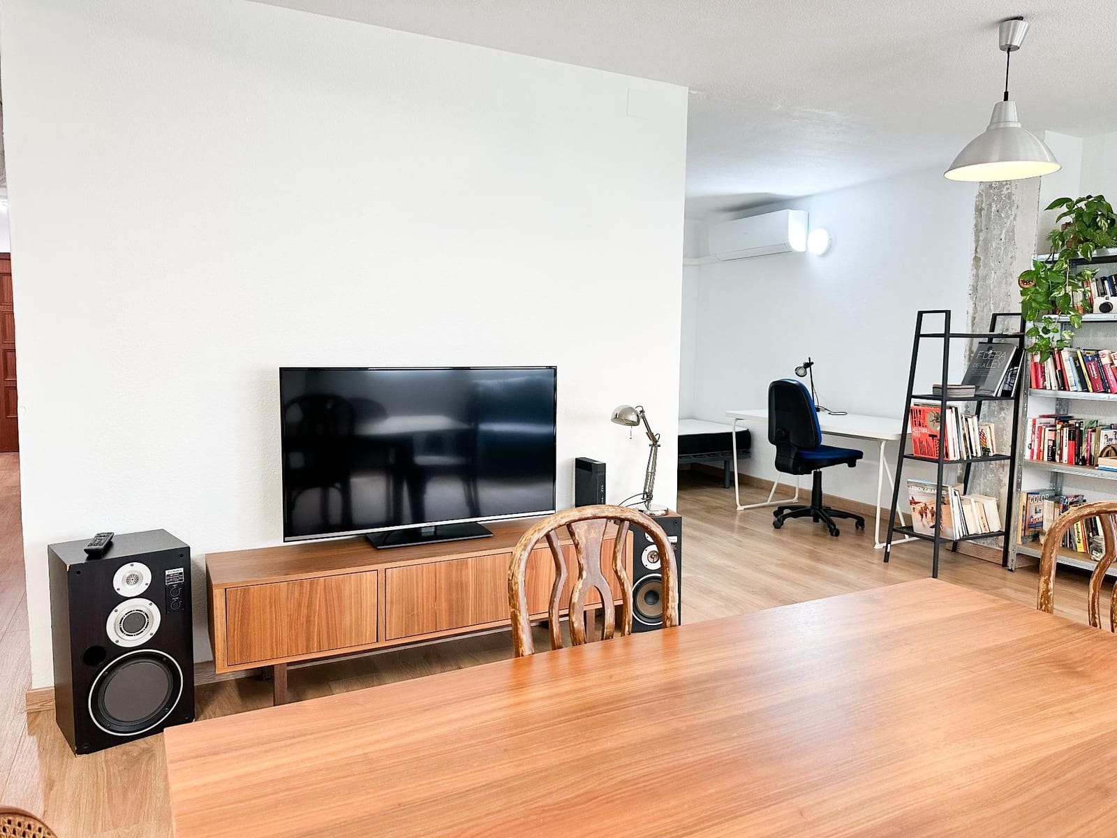 1 Zimmer Wohnung zu vermieten in Valencia Stadt mit Garage - 2.200 € (Ref: 9804322)