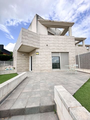 3 bedroom Semi-detached Villa for rent in Bétera with pool garage - € 2,300 (Ref: 9822958)