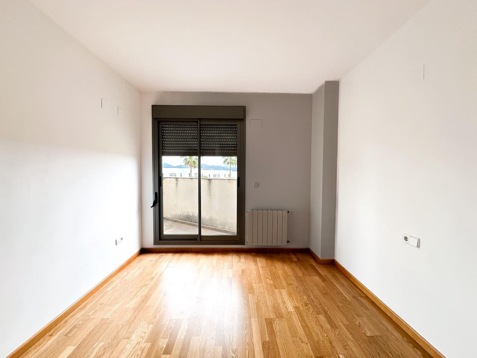 3 bedroom Semi-detached Villa for rent in Betera with pool garage - € 2,300 (Ref: 9822958)