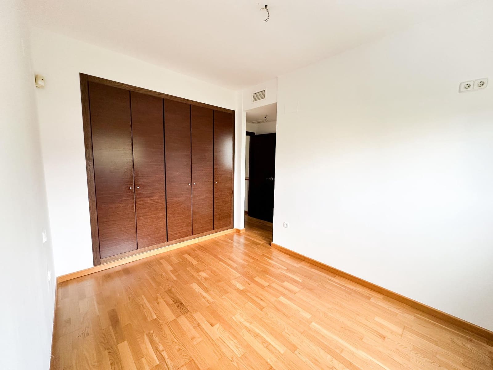 3 bedroom Semi-detached Villa for rent in Betera with pool garage - € 2,300 (Ref: 9822958)