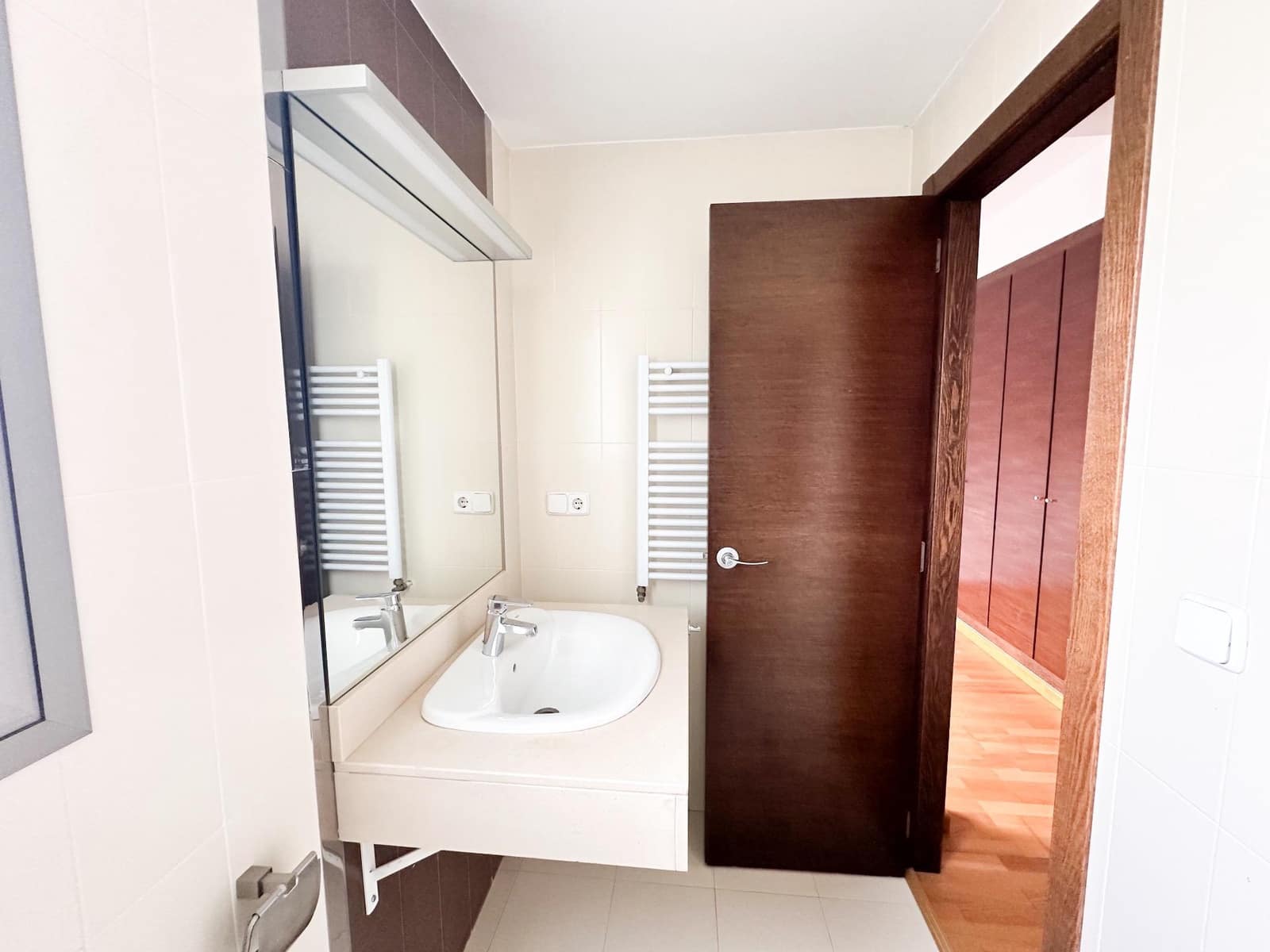 3 bedroom Semi-detached Villa for rent in Betera with pool garage - € 2,300 (Ref: 9822958)