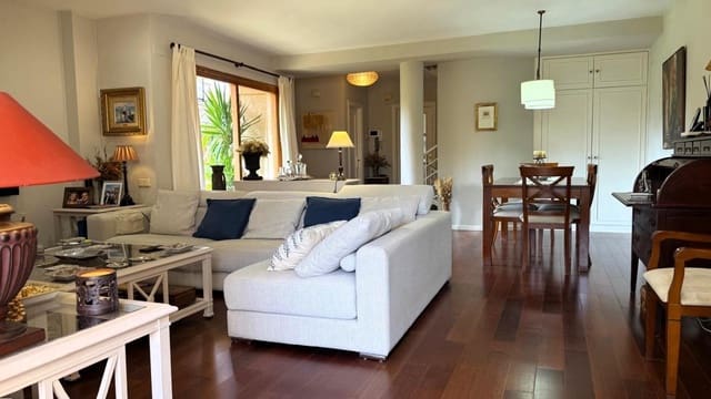 4 slaapkamer Villa te huur in Bétera met zwembad garage - € 2.600 (Ref: 9831574)