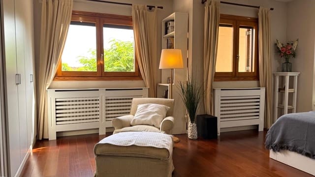 4 slaapkamer Villa te huur in Bétera met zwembad garage - € 2.600 (Ref: 9831574)