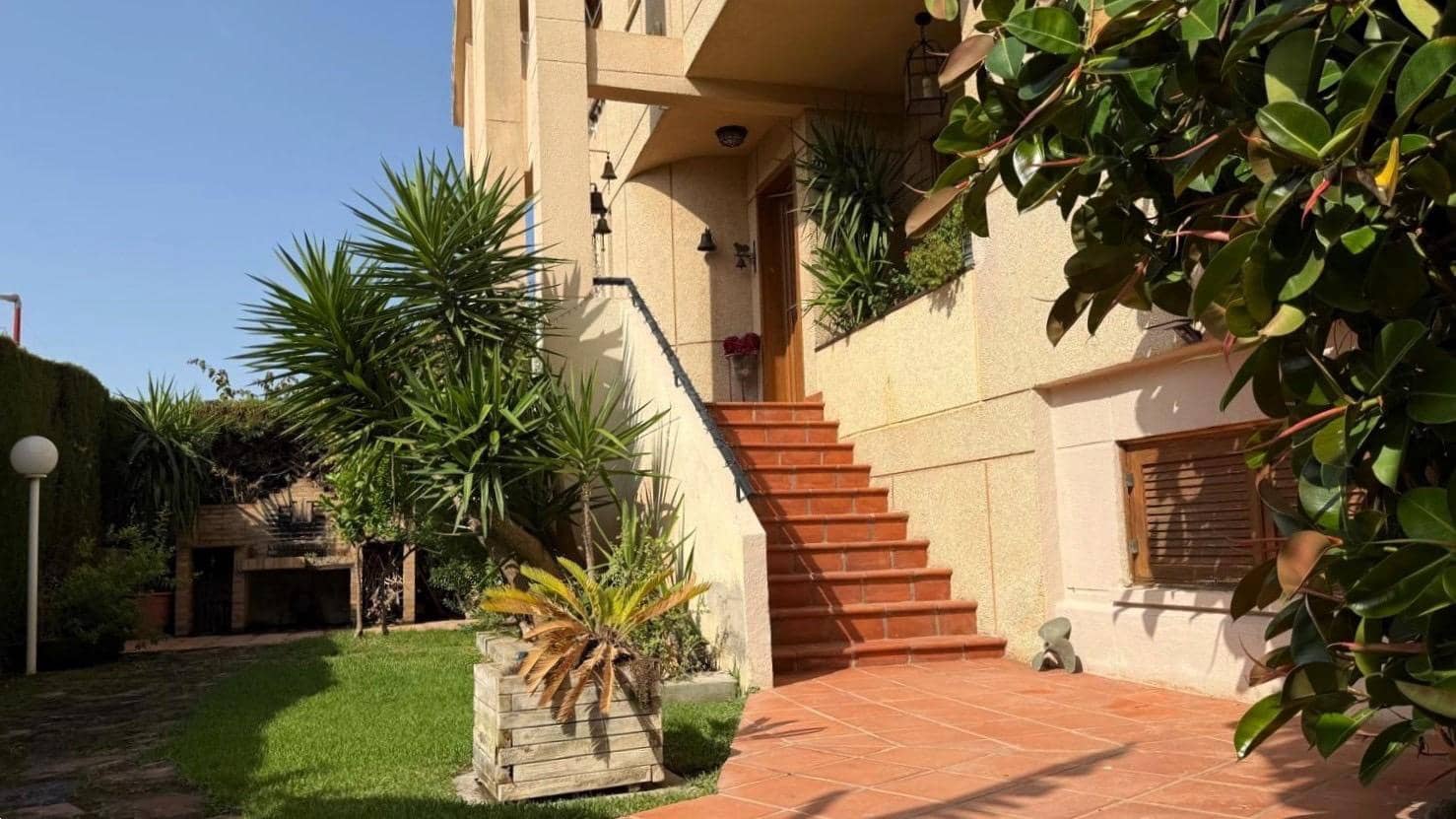 4 Zimmer Villa zu vermieten in Betera mit Pool Garage - 2.600 € (Ref: 9831574)