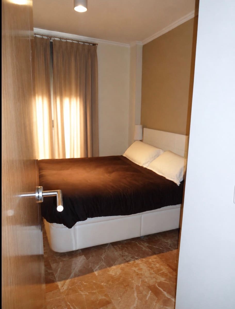 2 quarto Apartamento para arrendar em Valencia cidade com garagem - 1 600 € (Ref: 9873537)