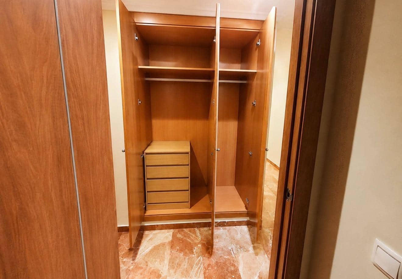 2 quarto Apartamento para arrendar em Valencia cidade com garagem - 1 600 € (Ref: 9873537)
