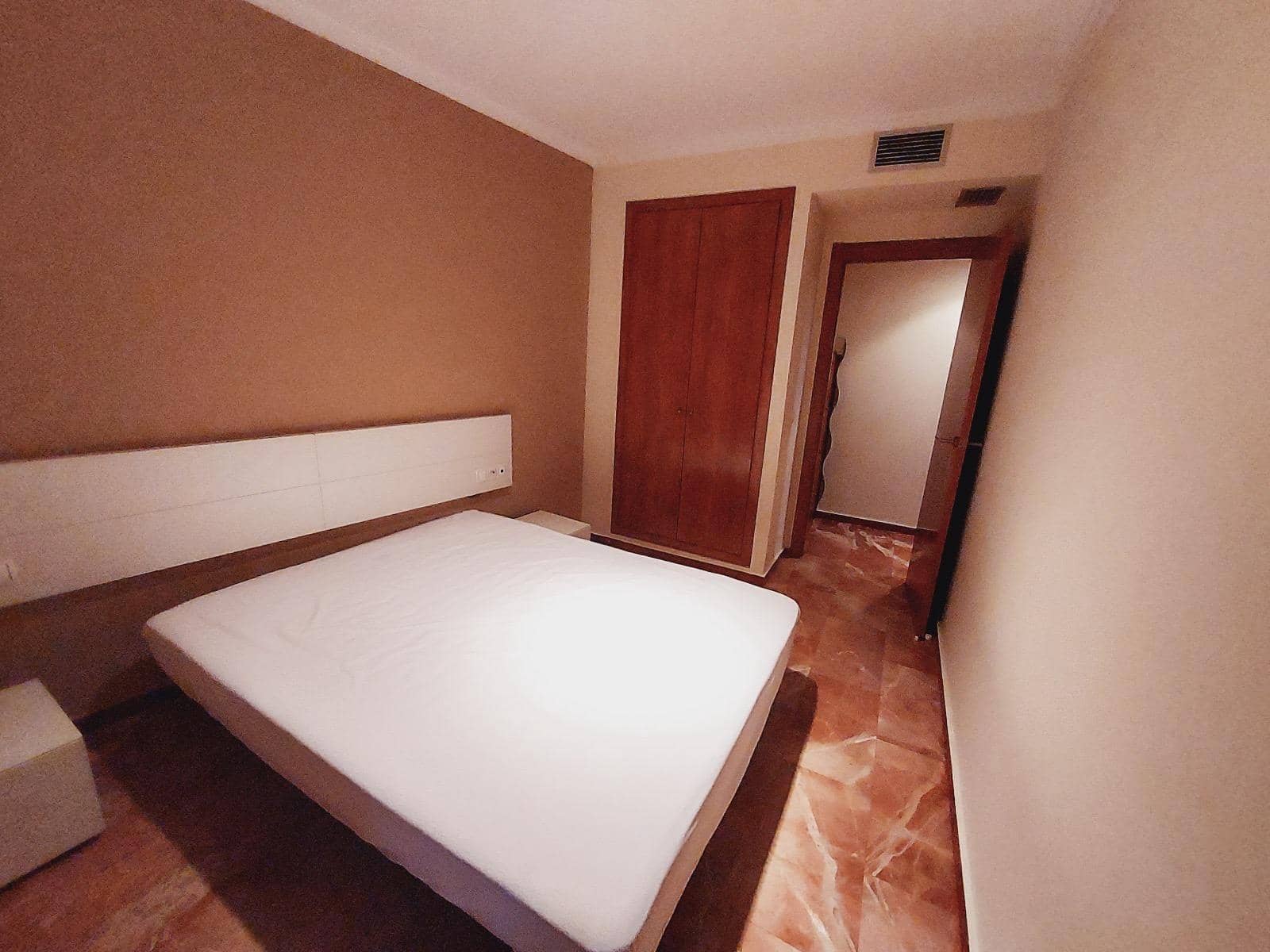 2 quarto Apartamento para arrendar em Valencia cidade com garagem - 1 600 € (Ref: 9873537)