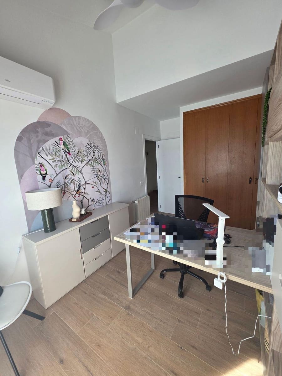 4 quarto Moradia em Banda para arrendar em San Antonio de Benageber com piscina garagem - 2 300 € (Ref: 9893910)