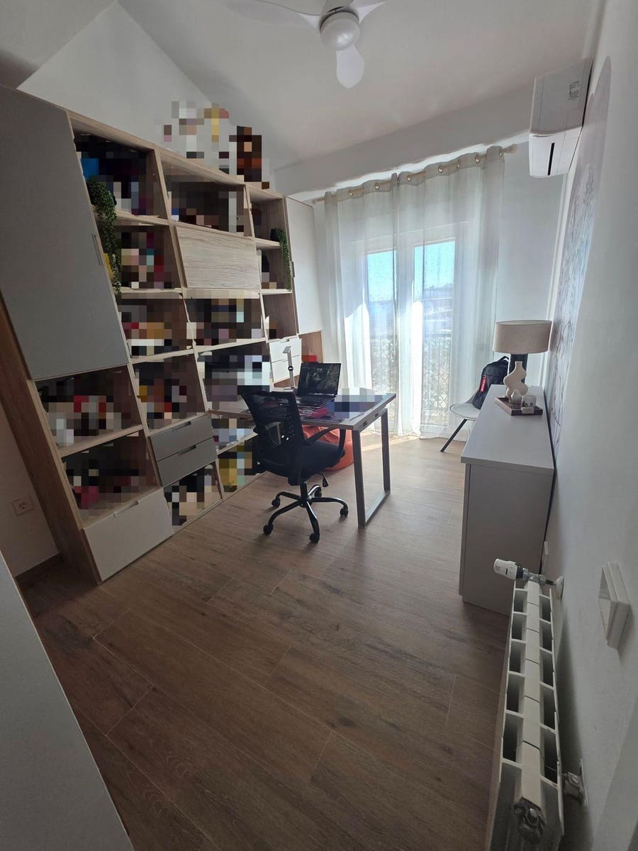 4 quarto Moradia em Banda para arrendar em San Antonio de Benageber com piscina garagem - 2 300 € (Ref: 9893910)