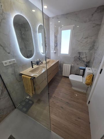 4 quarto Moradia em Banda para arrendar em San Antonio de Benagéber - 2 300 € (Ref: 9893910)