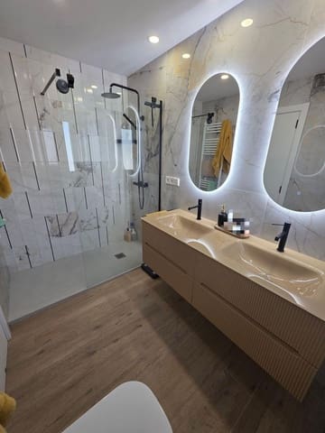 4 quarto Moradia em Banda para arrendar em San Antonio de Benagéber - 2 300 € (Ref: 9893910)