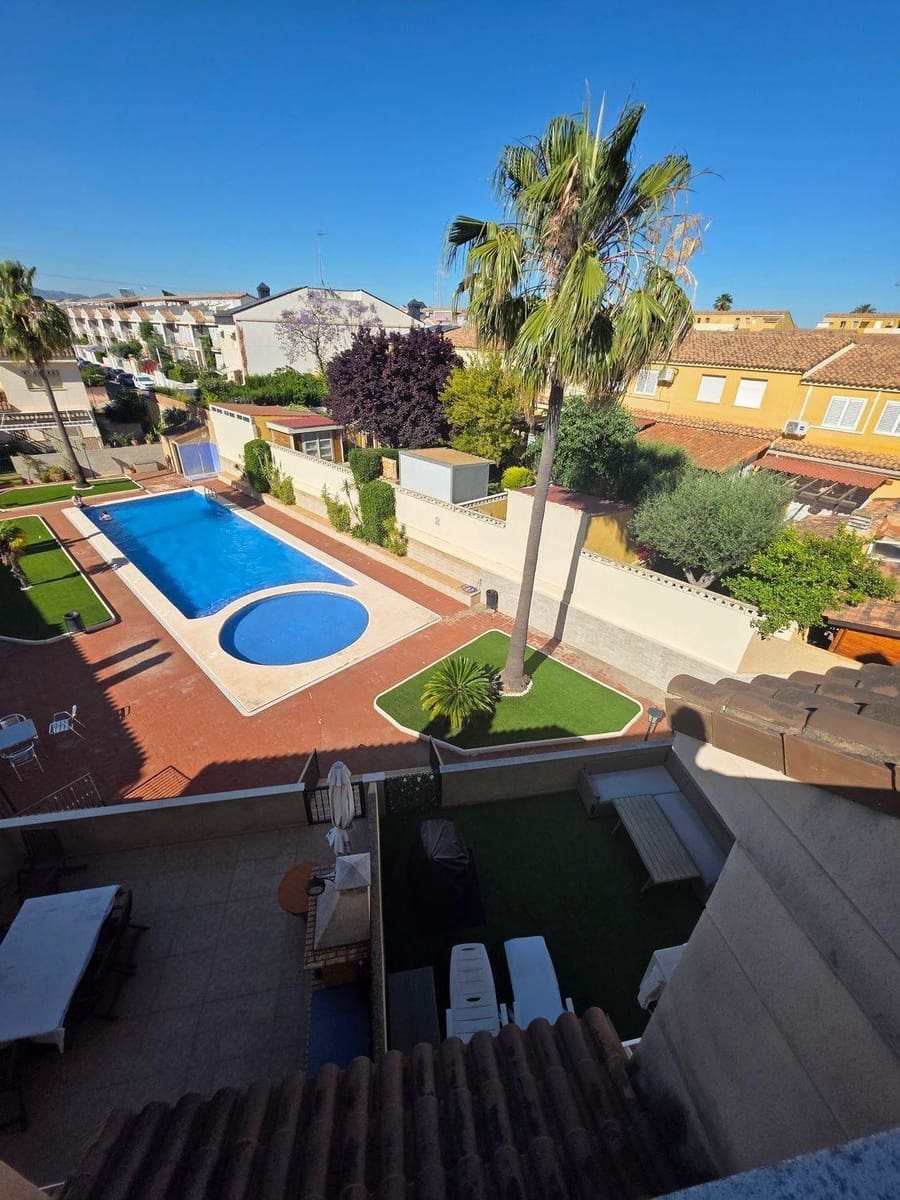 4 quarto Moradia em Banda para arrendar em San Antonio de Benageber com piscina garagem - 2 300 € (Ref: 9893910)