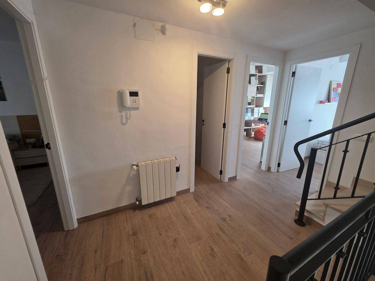 4 quarto Moradia em Banda para arrendar em San Antonio de Benageber com piscina garagem - 2 300 € (Ref: 9893910)