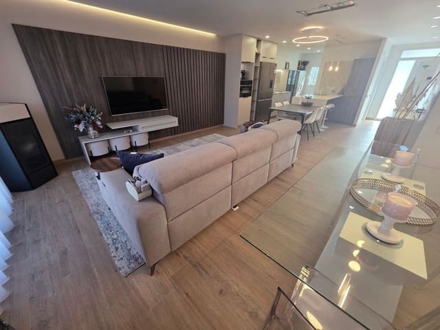 4 quarto Moradia em Banda para arrendar em San Antonio de Benagéber - 2 300 € (Ref: 9893910)