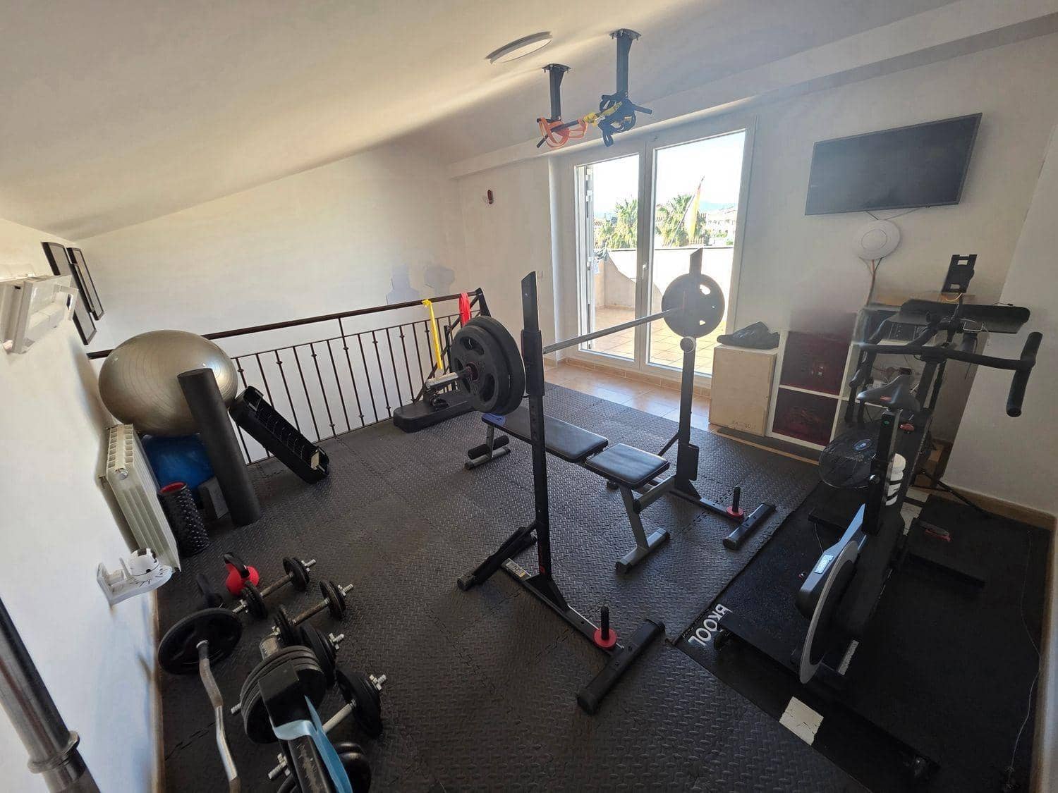 4 quarto Moradia em Banda para arrendar em San Antonio de Benageber com piscina garagem - 2 300 € (Ref: 9893910)