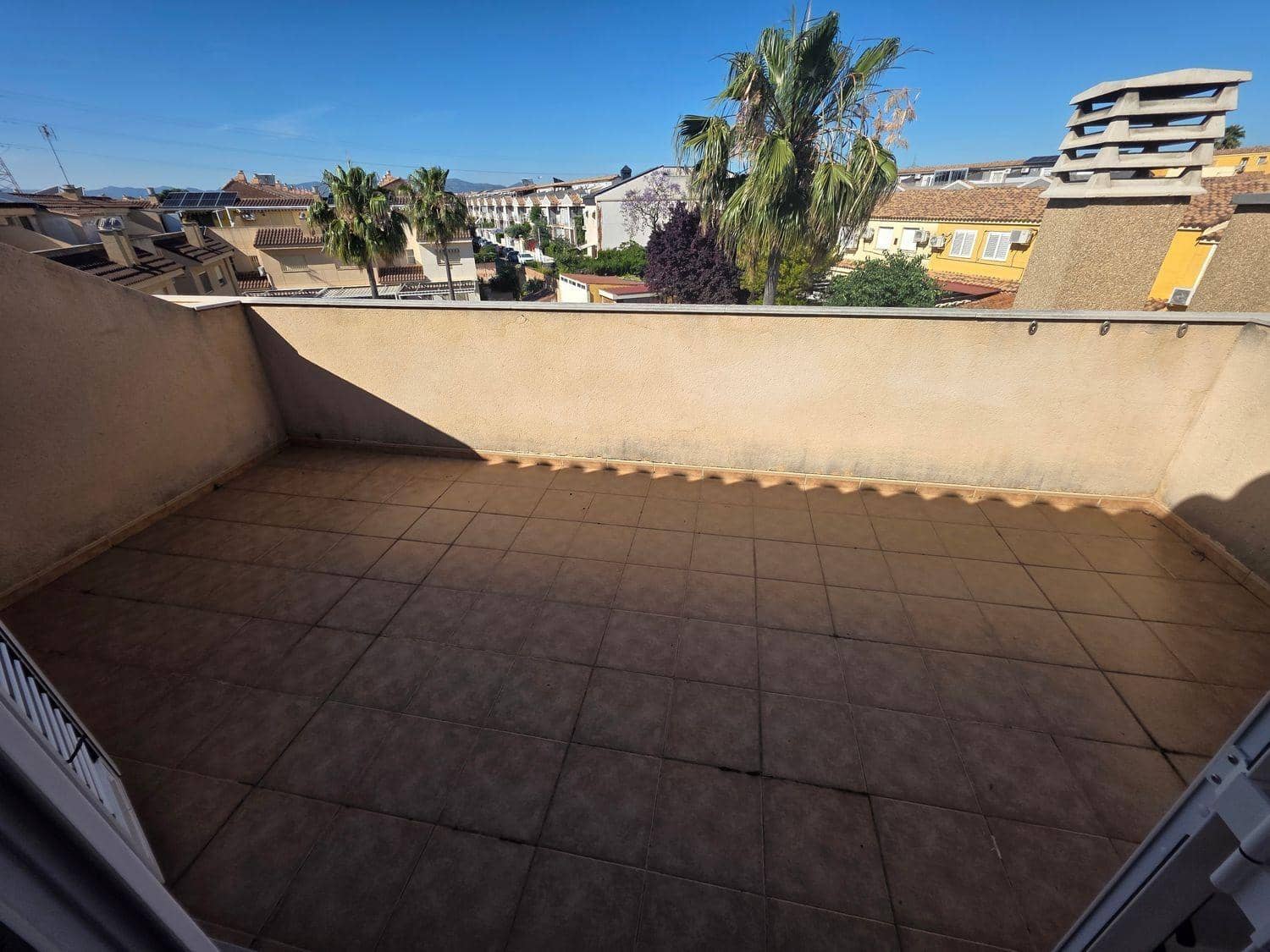 4 quarto Moradia em Banda para arrendar em San Antonio de Benageber com piscina garagem - 2 300 € (Ref: 9893910)