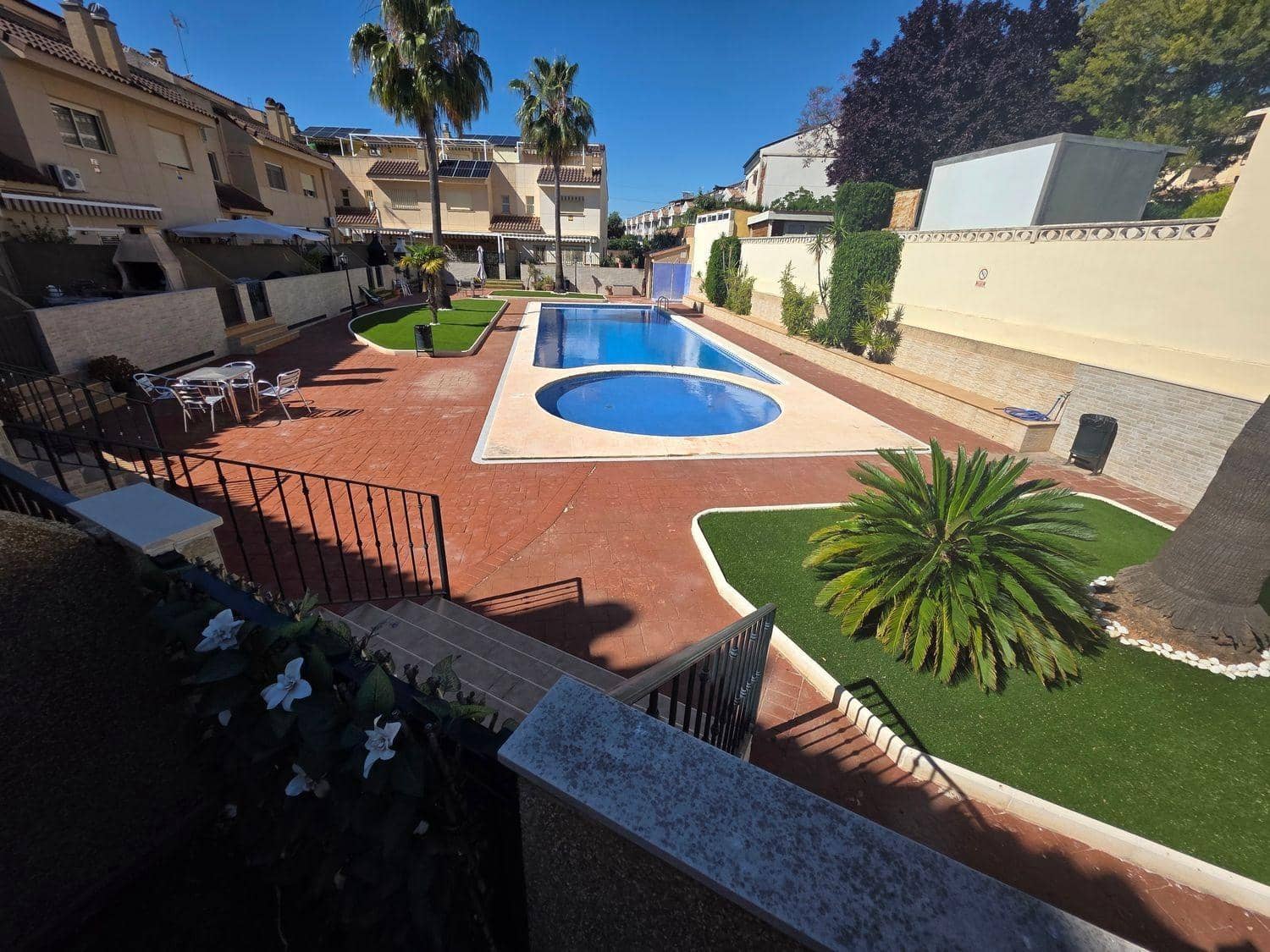 4 quarto Moradia em Banda para arrendar em San Antonio de Benageber com piscina garagem - 2 300 € (Ref: 9893910)