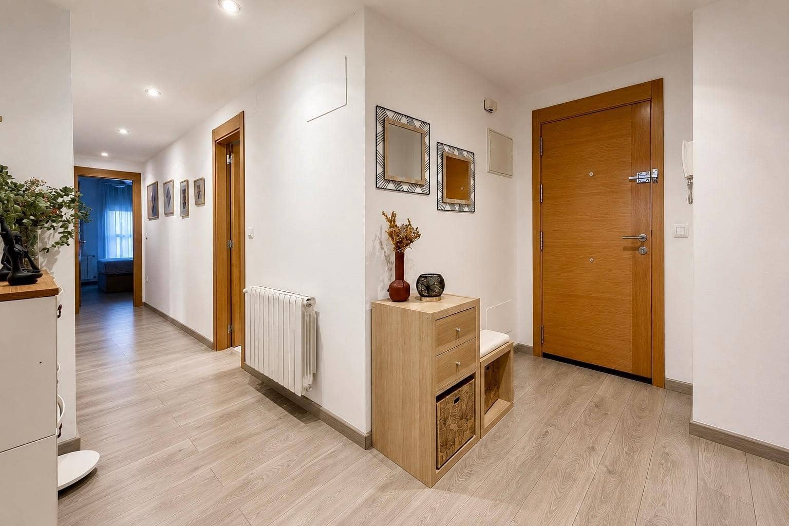 3 bedroom Apartment for sale in Paterna with pool - € 420,000 (Ref: 9893911)
