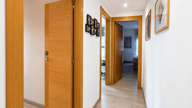 3 slaapkamer Appartement te koop in Paterna met zwembad - € 420.000 (Ref: 9893911)