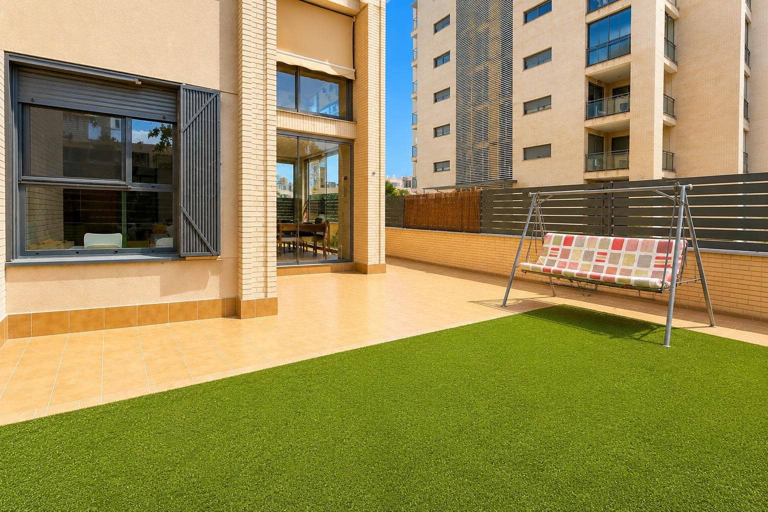 3 bedroom Apartment for sale in Paterna with pool - € 420,000 (Ref: 9893911)