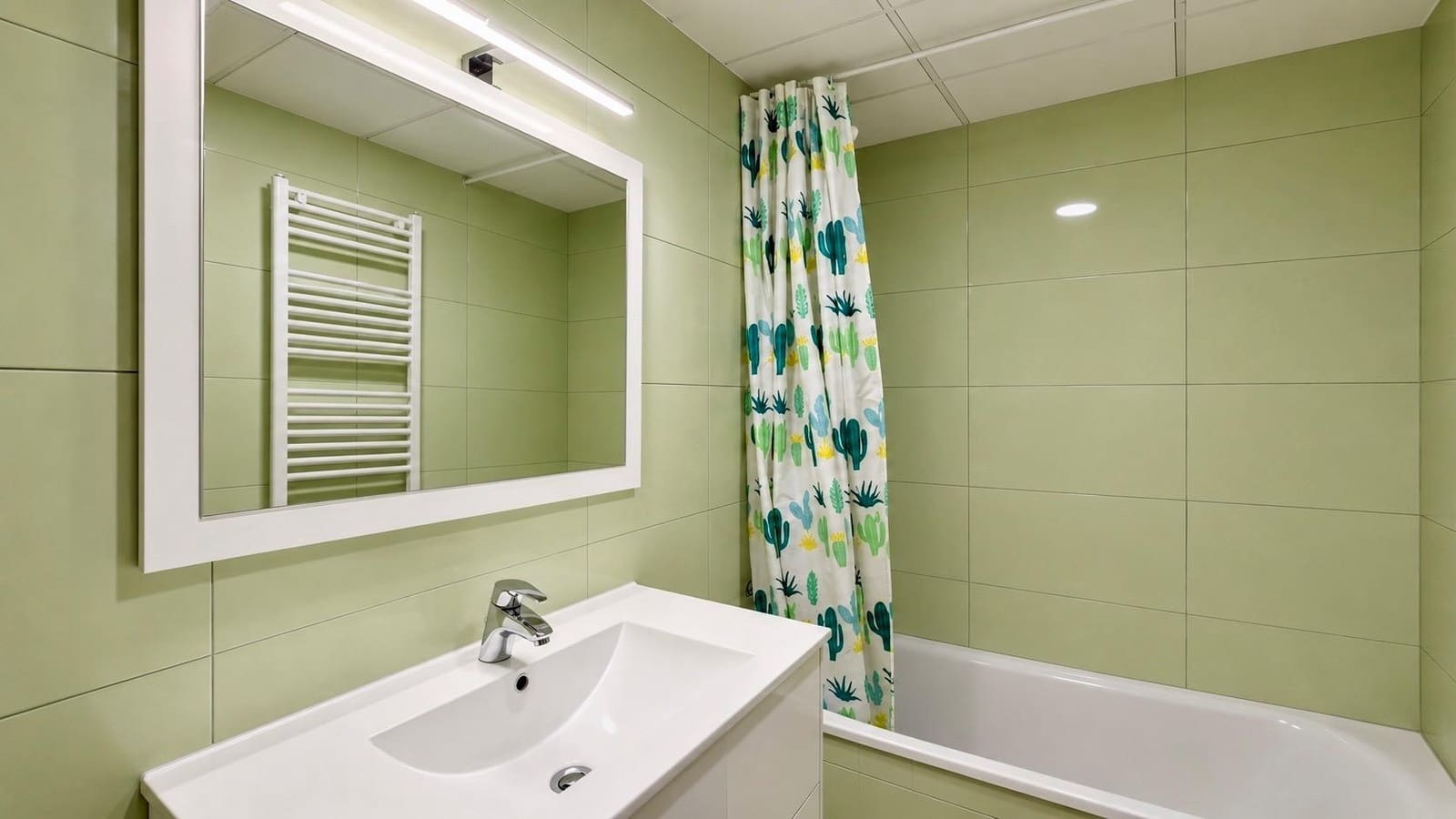 3 bedroom Apartment for sale in Paterna with pool - € 420,000 (Ref: 9893911)