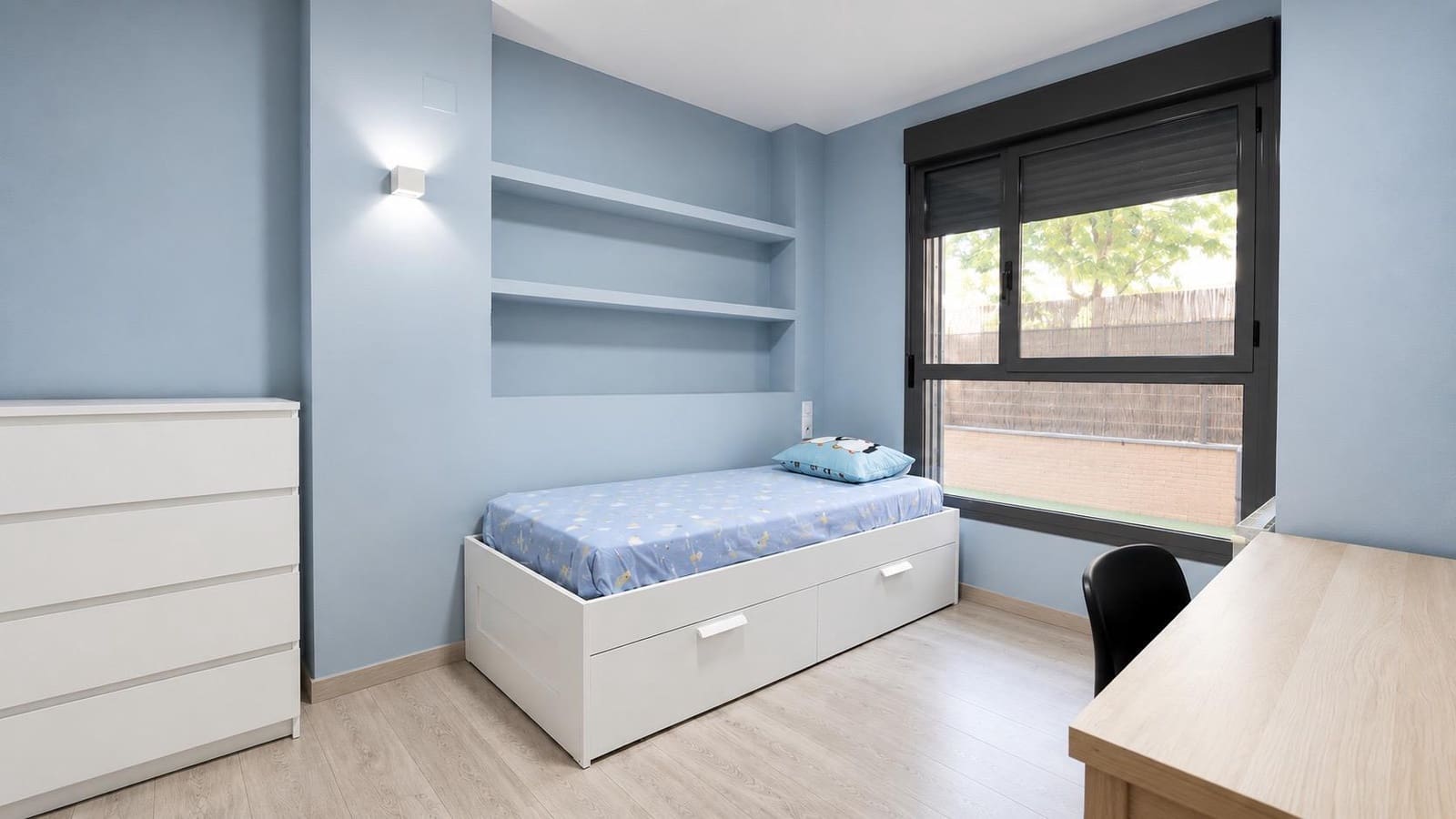 3 bedroom Apartment for sale in Paterna with pool - € 420,000 (Ref: 9893911)