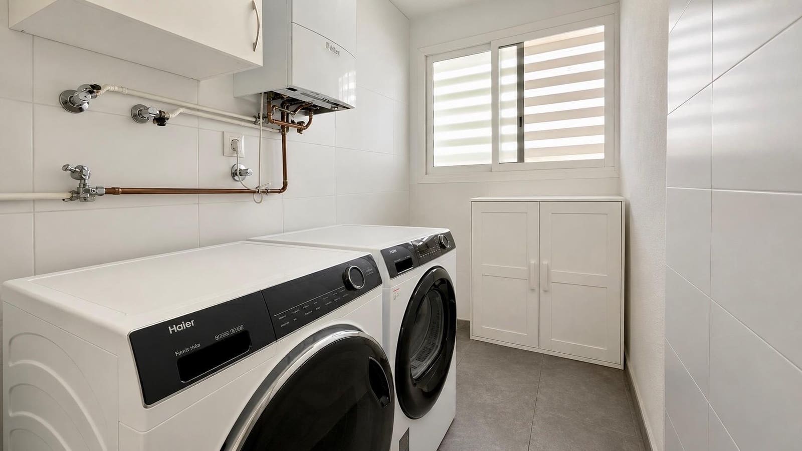 3 bedroom Apartment for sale in Paterna with pool - € 420,000 (Ref: 9893911)