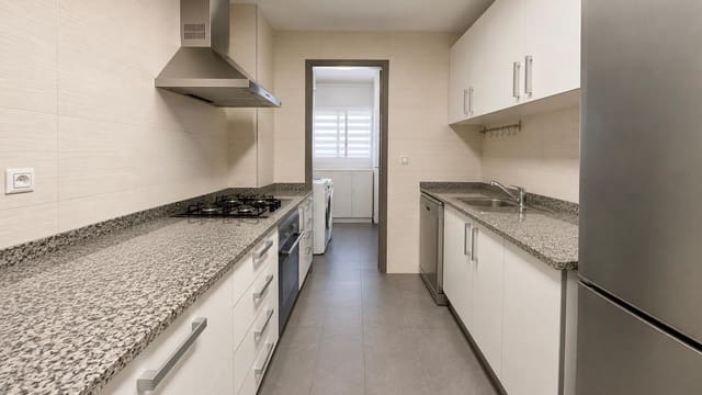 3 slaapkamer Appartement te koop in Paterna met zwembad - € 420.000 (Ref: 9893911)