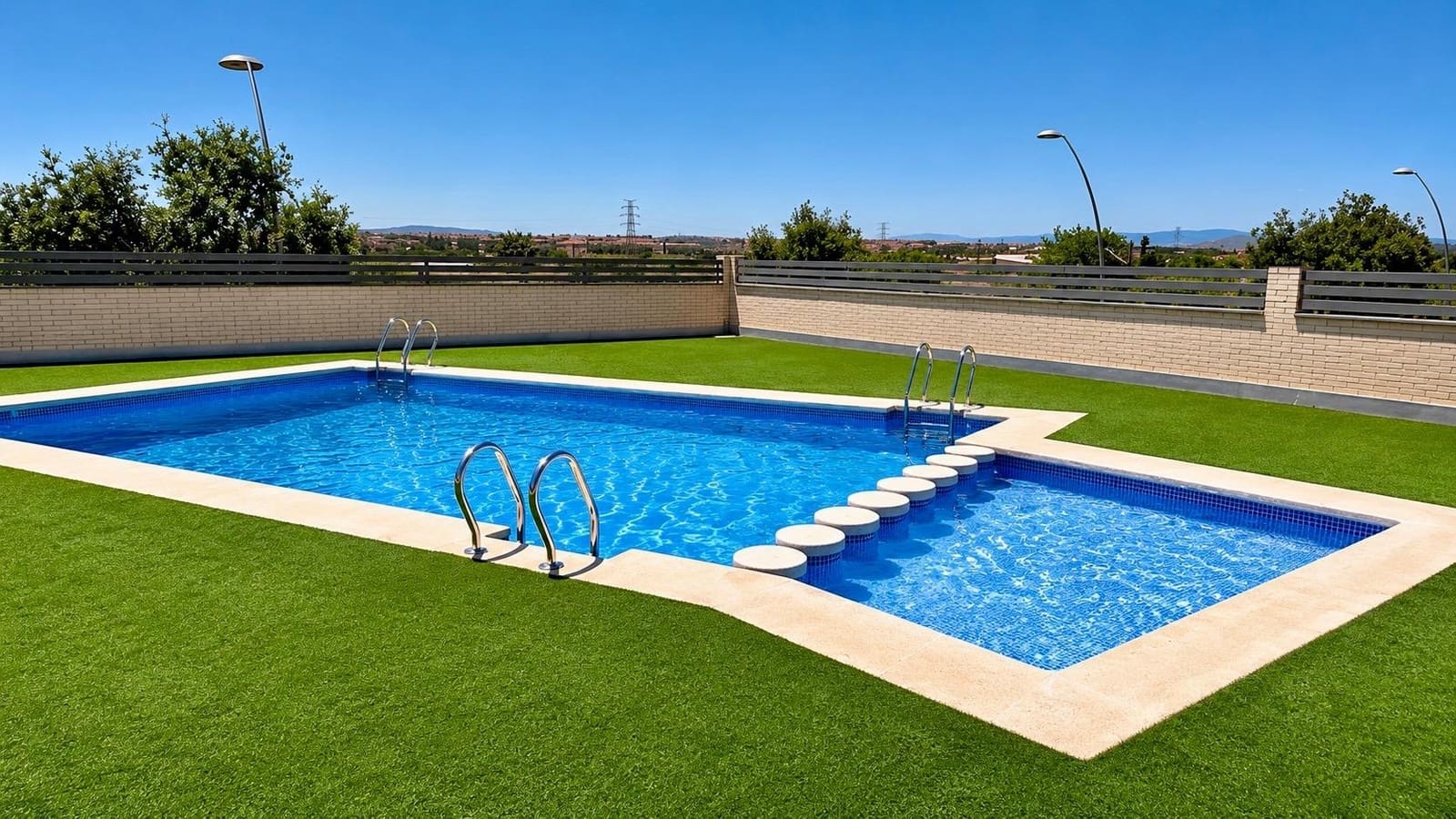 3 bedroom Apartment for sale in Paterna with pool - € 420,000 (Ref: 9893911)