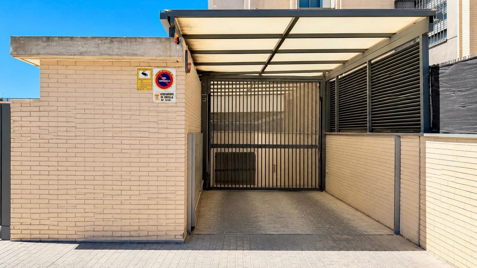 3 bedroom Apartment for sale in Paterna with pool - € 420,000 (Ref: 9893911)
