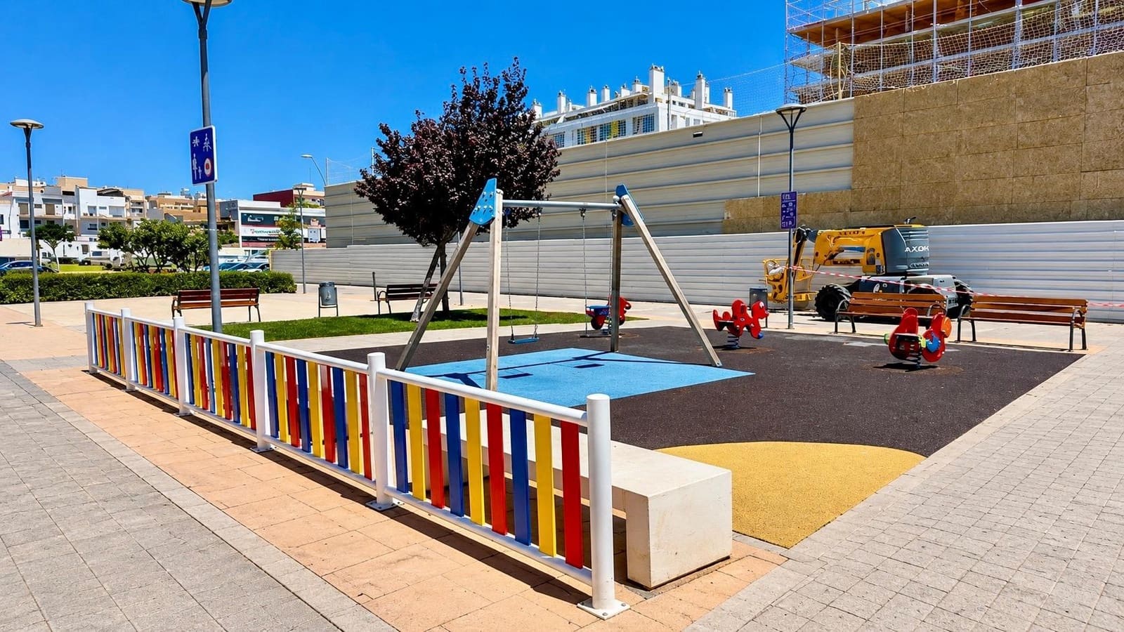 3 bedroom Apartment for sale in Paterna with pool - € 420,000 (Ref: 9893911)