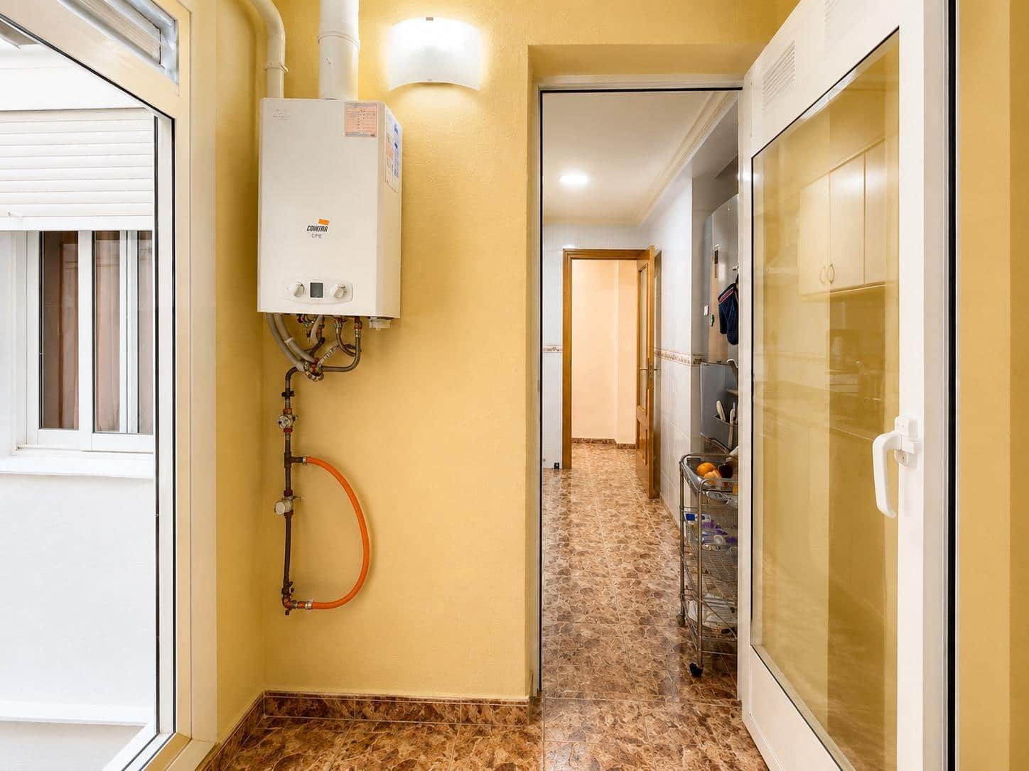 Piso de 3 habitaciones en València ciudad en venta - 240.000 € (Ref: 9903972)