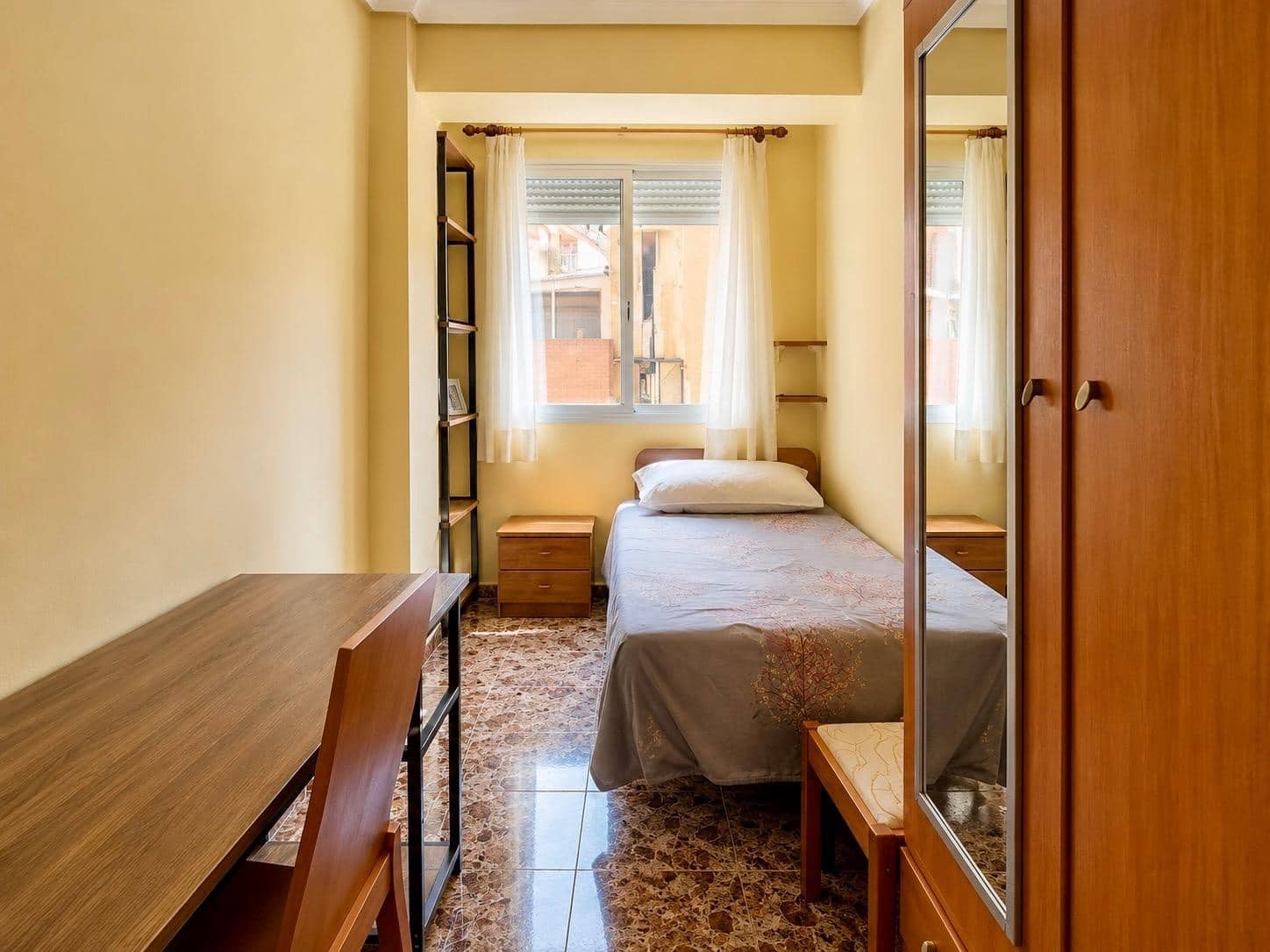 Piso de 3 habitaciones en València ciudad en venta - 240.000 € (Ref: 9903972)
