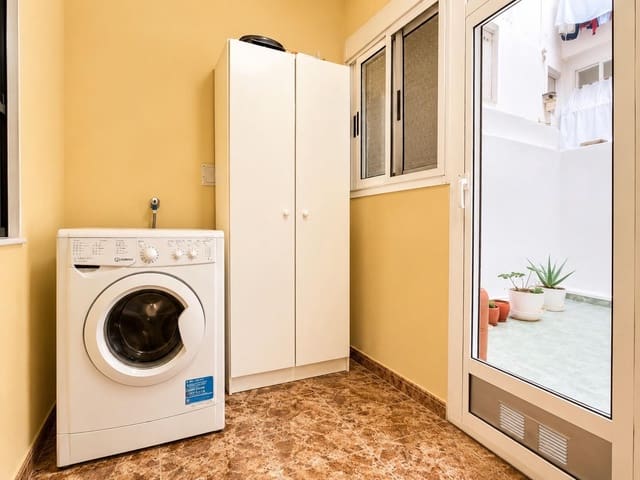 Piso de 3 habitaciones en Nou Moles, València ciudad en venta - 240.000 € (Ref: 9903972)