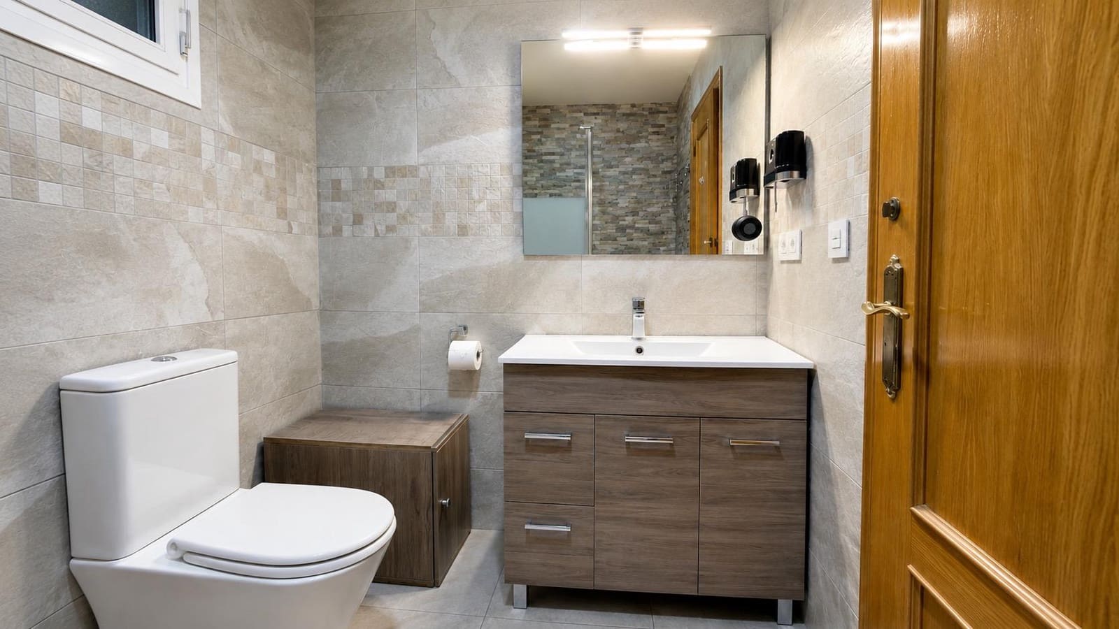 Piso de 3 habitaciones en València ciudad en venta - 240.000 € (Ref: 9903972)