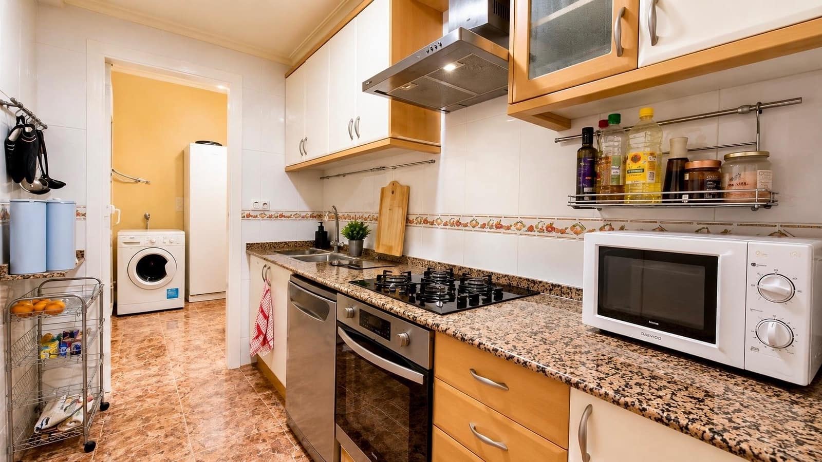 Piso de 3 habitaciones en València ciudad en venta - 240.000 € (Ref: 9903972)