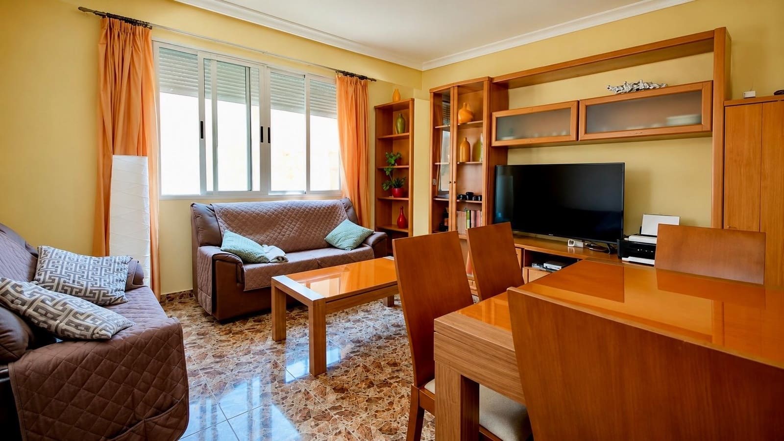 Piso de 3 habitaciones en València ciudad en venta - 240.000 € (Ref: 9903972)