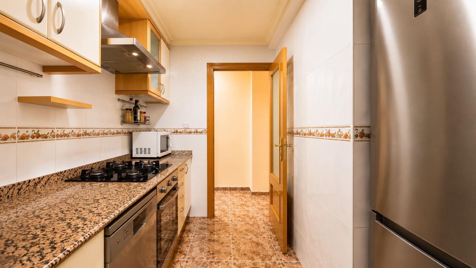 Piso de 3 habitaciones en València ciudad en venta - 240.000 € (Ref: 9903972)