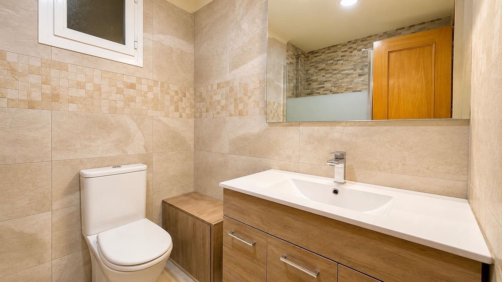 Piso de 3 habitaciones en València ciudad en venta - 240.000 € (Ref: 9903972)