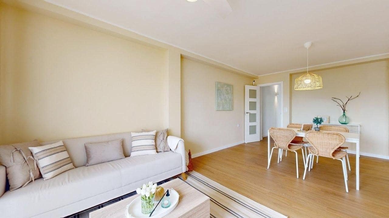4 bedroom Flat for rent in Valencia city - € 1,900 (Ref: 9934242)