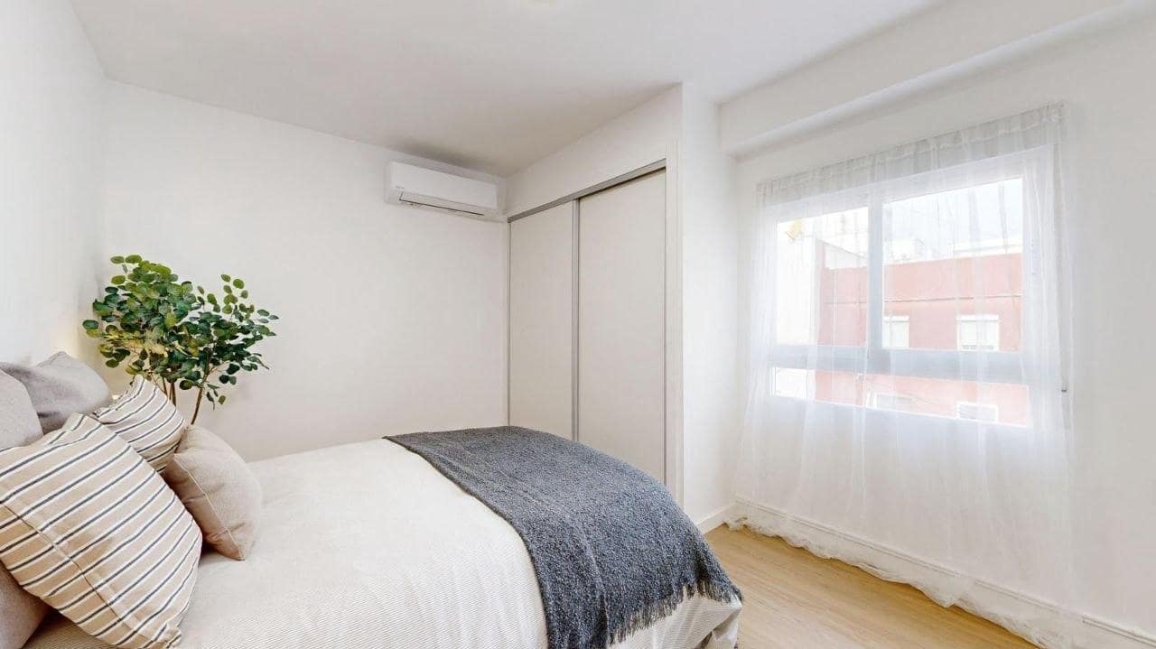 4 bedroom Flat for rent in Valencia city - € 1,900 (Ref: 9934242)
