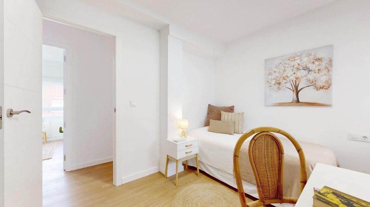 4 bedroom Flat for rent in Valencia city - € 1,900 (Ref: 9934242)