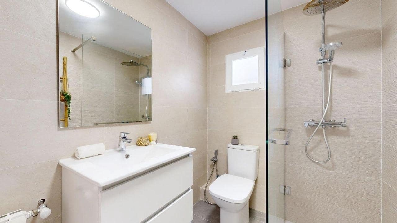 4 bedroom Flat for rent in Valencia city - € 1,900 (Ref: 9934242)