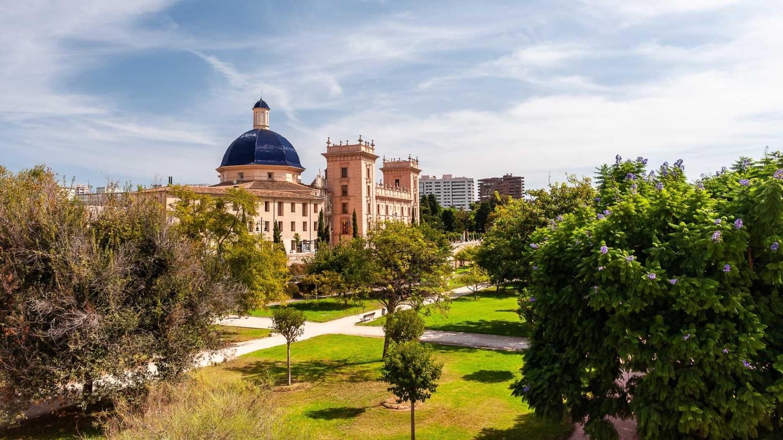 4 bedroom Flat for rent in Valencia city - € 1,900 (Ref: 9934242)