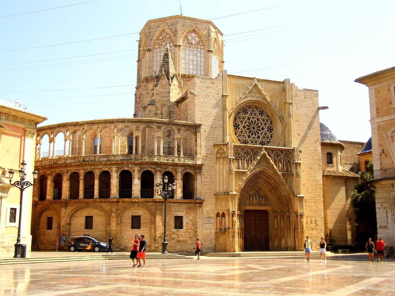 4 bedroom Flat for rent in Valencia city - € 1,900 (Ref: 9934242)