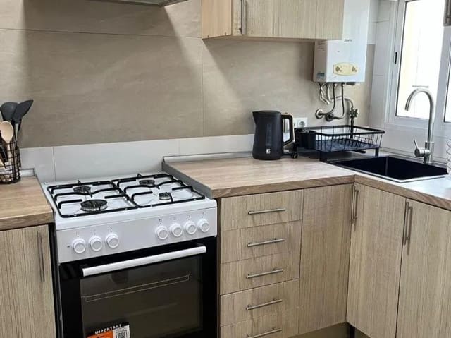 2 soveværelse Lejlighed til leje i Arrancapins, Valencia by - € 1.400 (Ref: 9947956)
